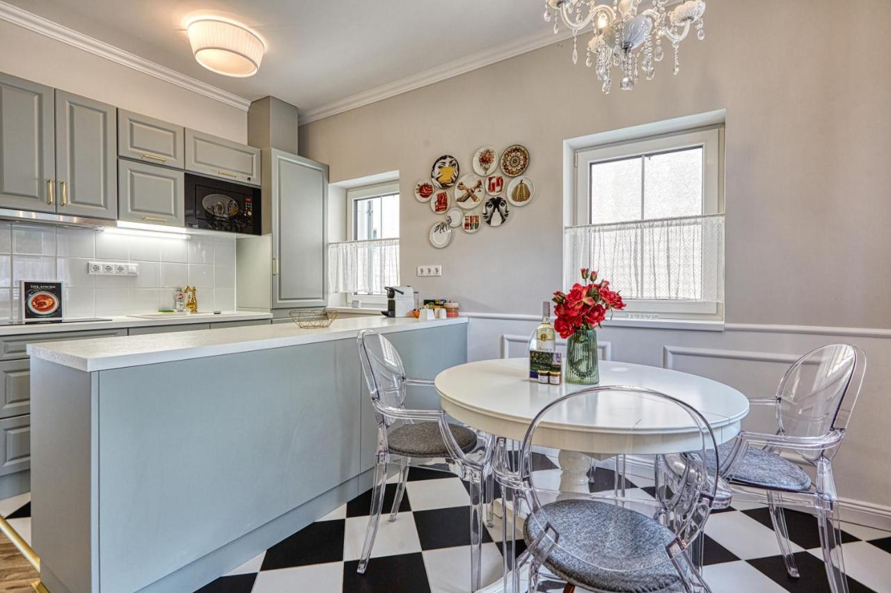 The Doors Boutique Apartments Mosonmagyaróvár Eksteriør billede