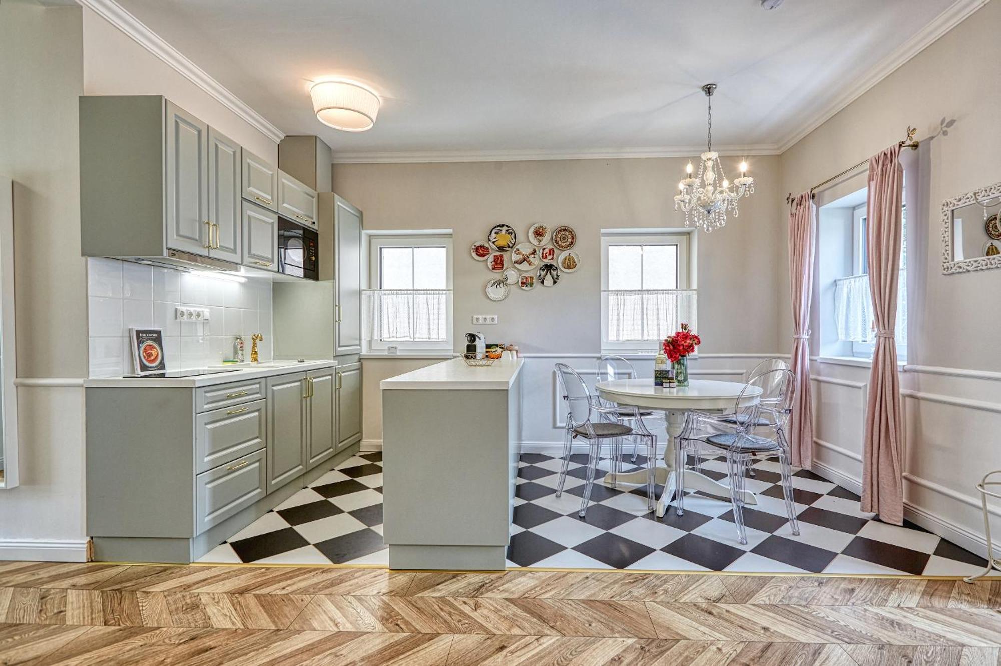 The Doors Boutique Apartments Mosonmagyaróvár Eksteriør billede